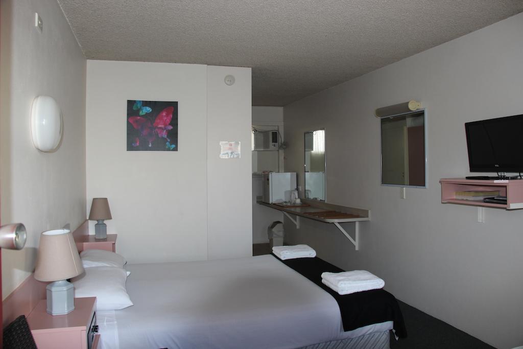 Caloundra Suncourt Motel Zewnętrze zdjęcie